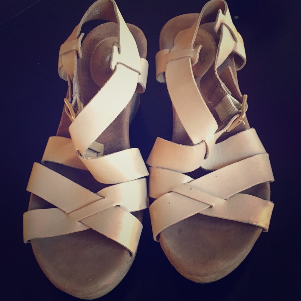 Clarks sling back platform